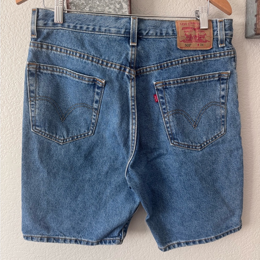 Mens 550 relaxed levi denim shorts size 34
